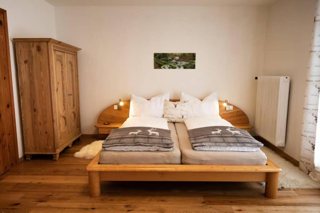 Haus Weidmannsheil - Wohnen Im Romantischen Forsthaus Werfen Buitenkant foto
