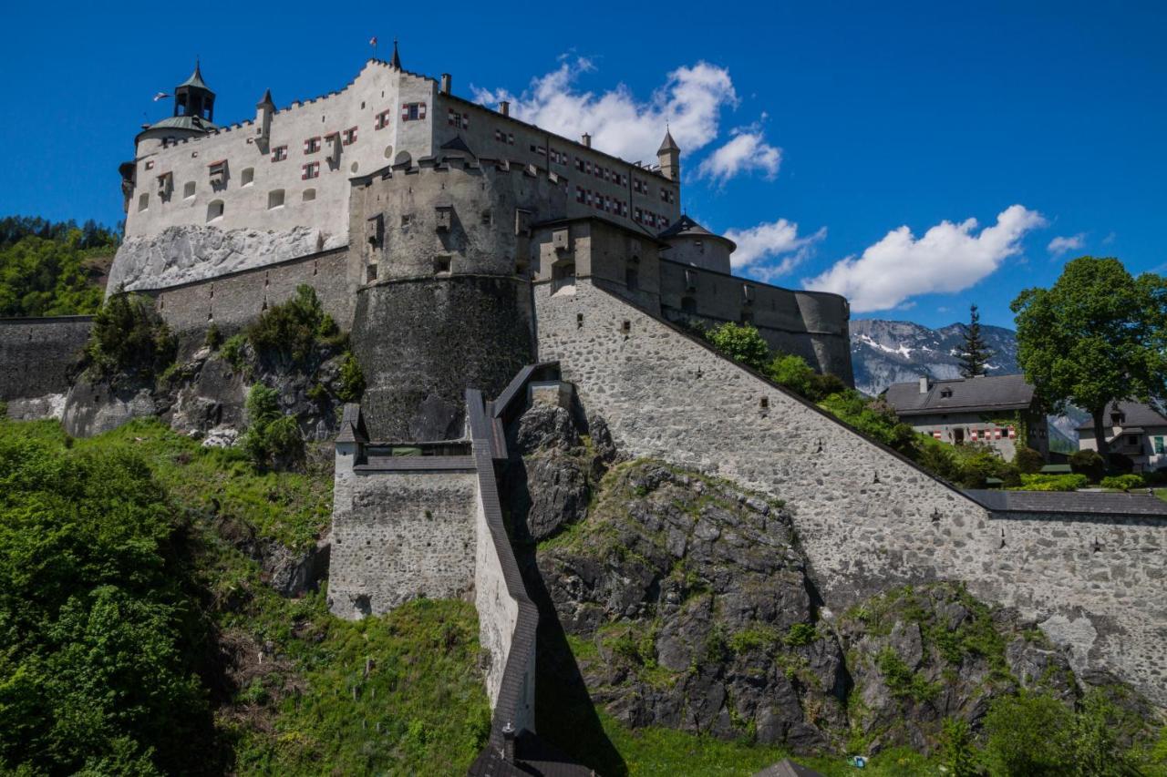 Haus Weidmannsheil - Wohnen Im Romantischen Forsthaus Werfen Buitenkant foto