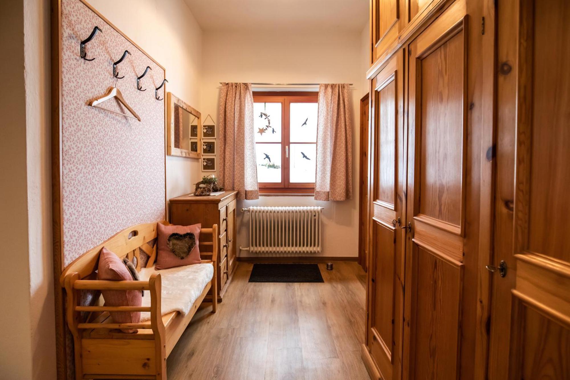 Haus Weidmannsheil - Wohnen Im Romantischen Forsthaus Werfen Buitenkant foto