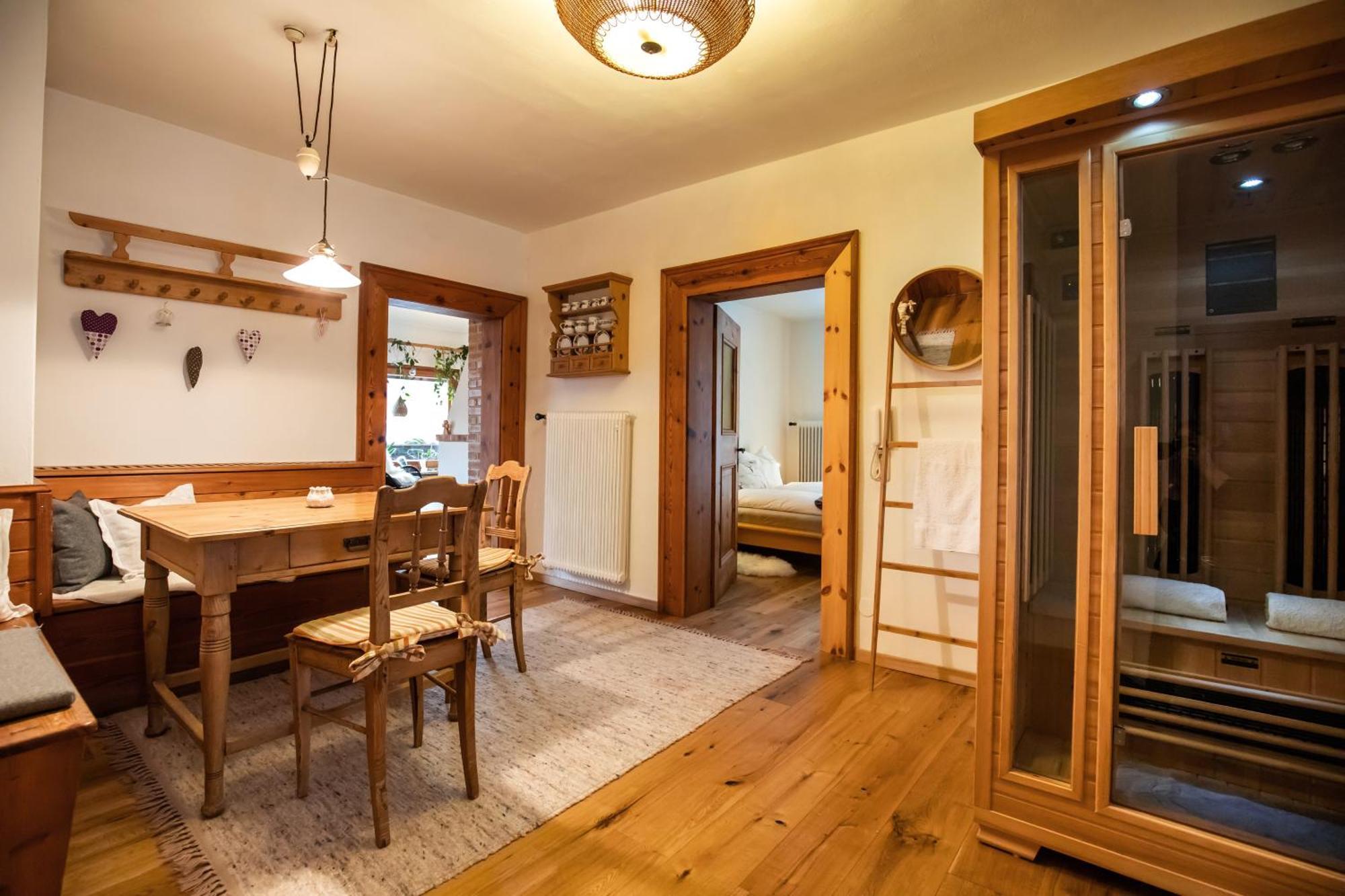 Haus Weidmannsheil - Wohnen Im Romantischen Forsthaus Werfen Buitenkant foto